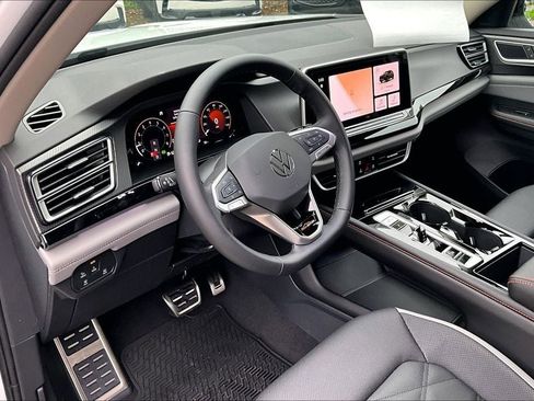 New 2026 Volkswagen Atlas Peak Edition image 14