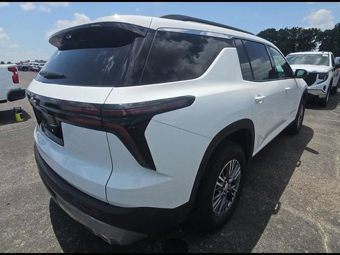 Used 2026 Chevrolet Traverse LT w/ Driver Confidence Package FWD image 7