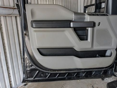 Used 2022 Ford F350 XLT w/ XLT Premium Package AWD/4WD image 43