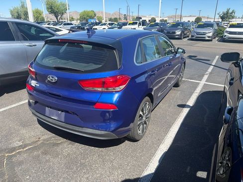 Used 2018 Hyundai Elantra GT w/ Style Package 02 FWD image 8