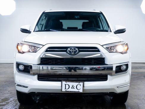 Used 2020 Toyota 4Runner Limited image 2