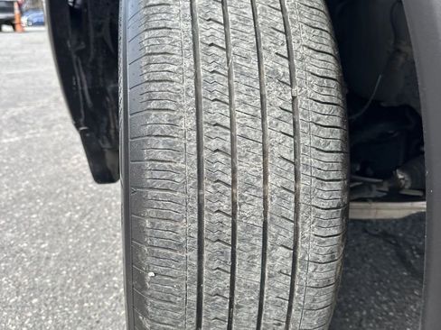 Used 2024 Nissan Rogue SV w/ SV Premium Package image 31