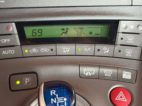 Used 2014 Toyota Prius Prime Advanced image 21