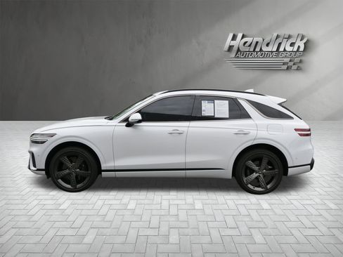 Used 2023 Genesis GV70 2.5T w/ Sport Prestige Package AWD/4WD image 6
