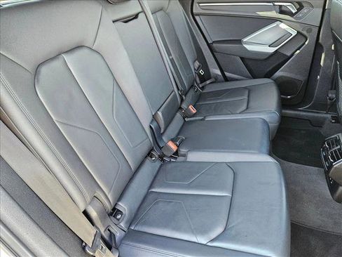 Used 2024 Audi Q3 2.0T Premium image 18