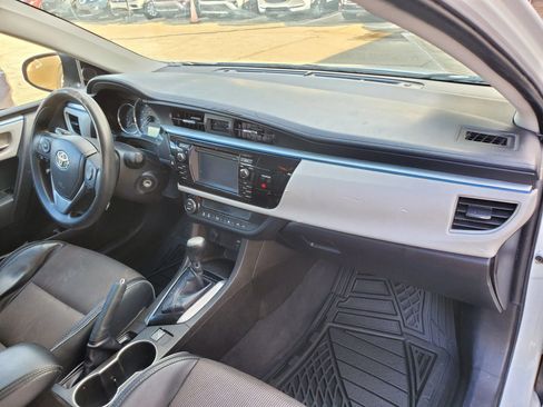 Used 2015 Toyota Corolla LE FWD image 20