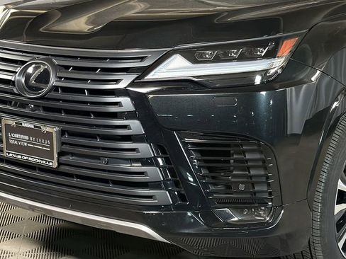 Certified 2024 Lexus LX 600 4WD w/ Premium Package image 3