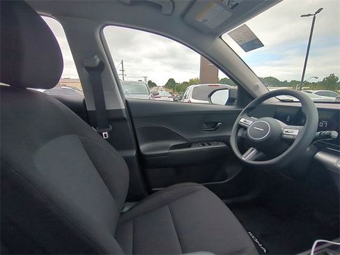 New 2026 Hyundai Kona SE image 10