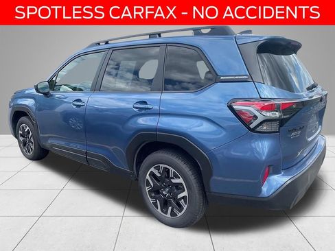 Used 2025 Subaru Forester Premium AWD/4WD image 5