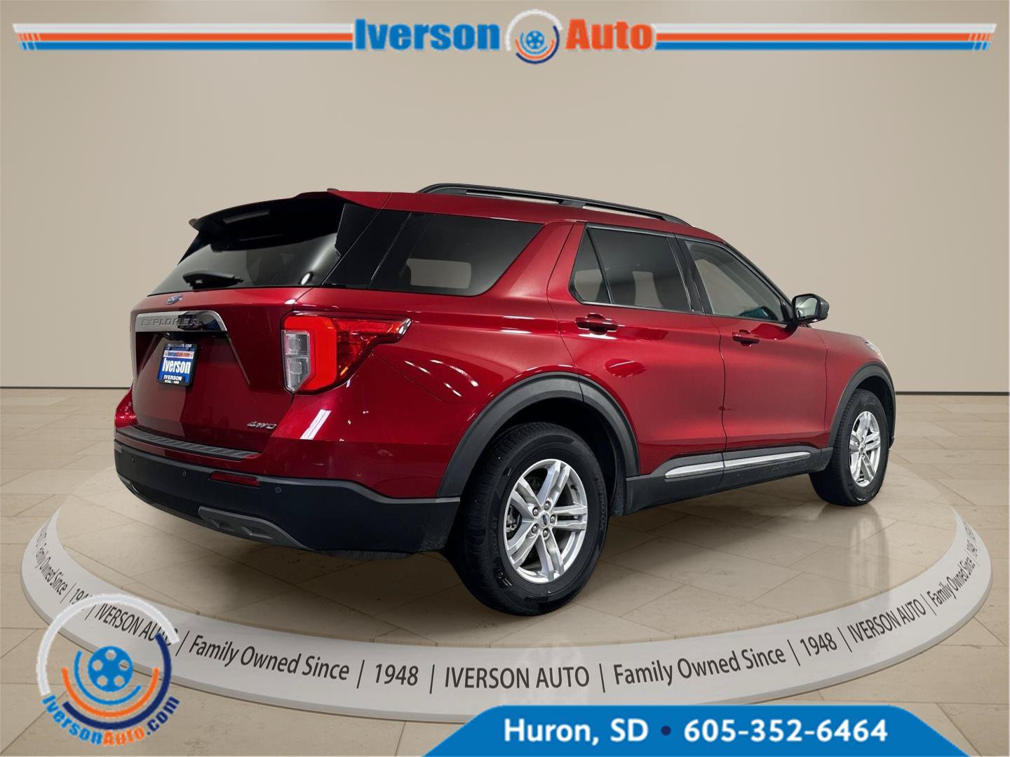 Used 2022 Ford Explorer XLT w/ Equipment Group 202A AWD/4WD image 9