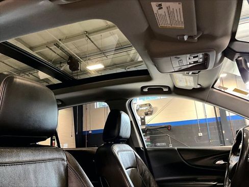 Used 2021 Chevrolet Equinox LT AWD/4WD image 23