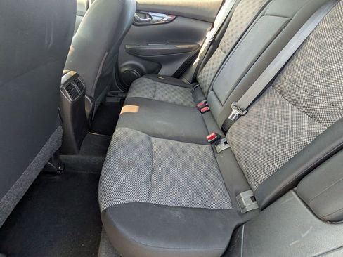 Used 2021 Nissan Rogue Sport SV image 19