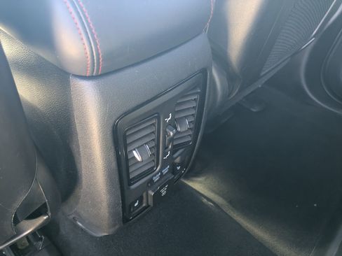 Used 2024 Dodge Durango GT image 31