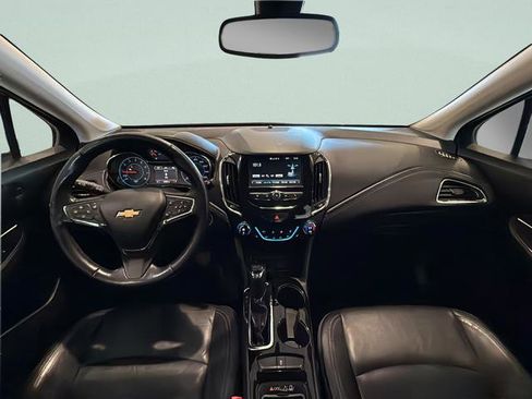 Used 2017 Chevrolet Cruze Premier w/ Enhanced Convenience Package FWD image 10