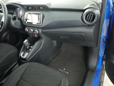 Used 2022 Nissan Kicks S FWD image 17