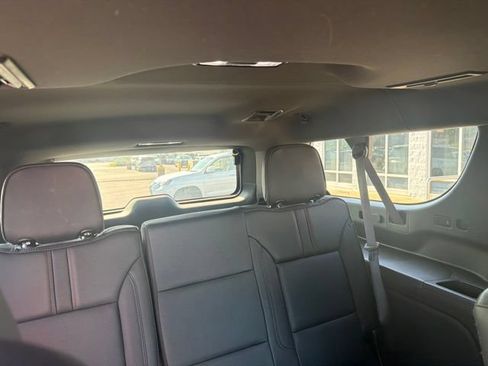 Used 2022 Chevrolet Suburban RST w/ Luxury Package AWD/4WD image 14