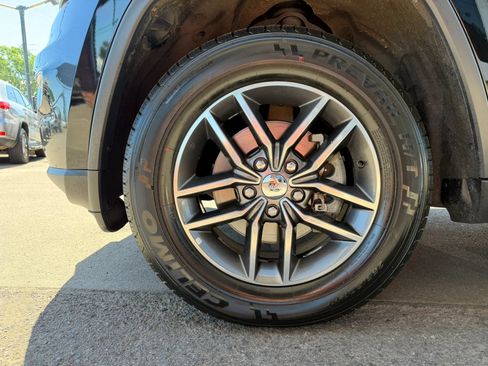 Used 2018 Jeep Grand Cherokee Limited AWD/4WD image 17