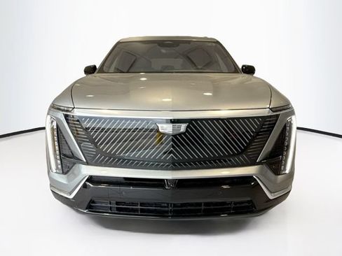 Used 2026 Cadillac Vistiq Luxury AWD/4WD image 2