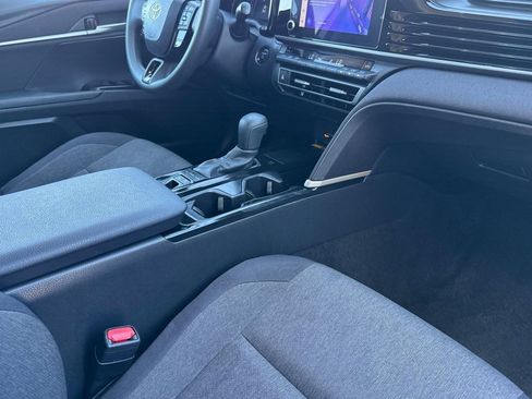 Used 2025 Toyota Camry LE image 30