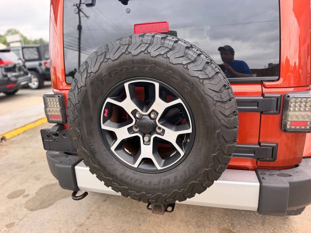 Used 2014 Jeep Wrangler Unlimited Sahara w/ Connectivity Group AWD/4WD image 9