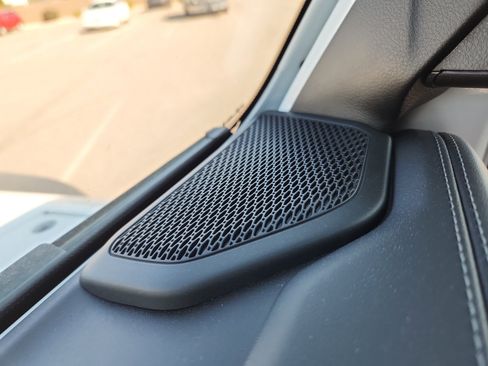 New 2025 Jeep Wrangler Unlimited Rubicon w/ Technology Group image 28