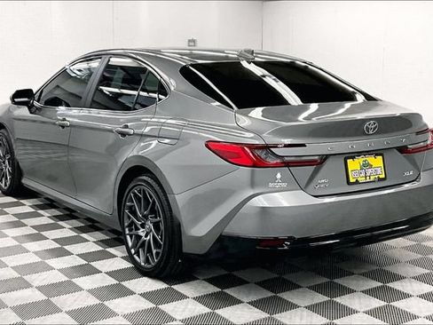 Used 2026 Toyota Camry XLE AWD/4WD image 2