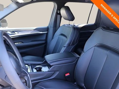 New 2025 Jeep Grand Cherokee Limited w/ Black Appearance Package image 12