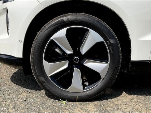 New 2025 Volvo EX90 Plus image 14