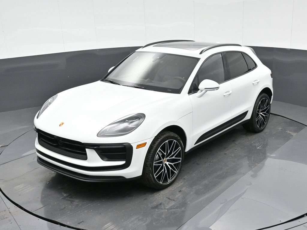 Certified 2026 Porsche Macan AWD/4WD image 26