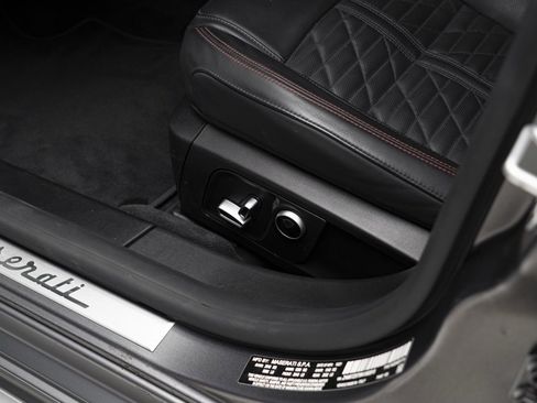 Used 2022 Maserati Ghibli Trofeo image 15