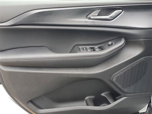 New 2025 Jeep Grand Cherokee L Altitude image 17