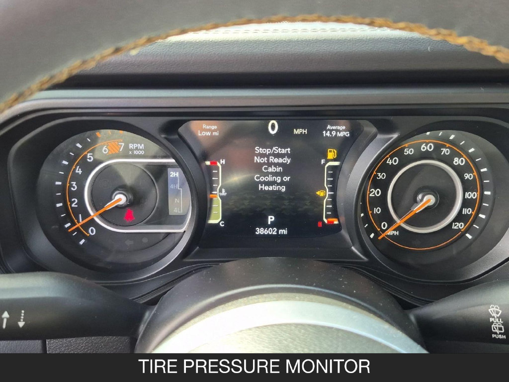 Used 2025 Jeep Wrangler Unlimited Sahara AWD/4WD image 19
