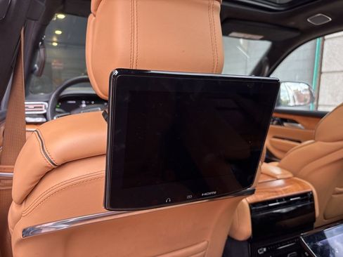 Used 2023 Jeep Grand Wagoneer L Series III w/ Rear Seat Video Group 1 image 9