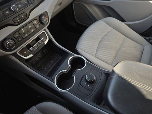 Used 2024 GMC Terrain SLE image 20