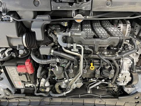 Used 2024 Nissan Altima 2.5 SV AWD/4WD image 41