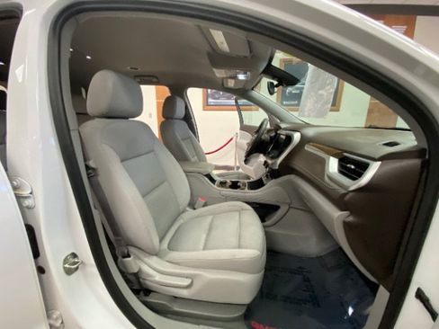 Used 2023 GMC Acadia SLE w/ Driver Convenience Package AWD/4WD image 16