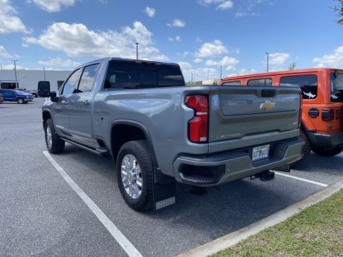 Used 2024 Chevrolet Silverado 2500 High Country w/ High Country Premium Package AWD/4WD image 9