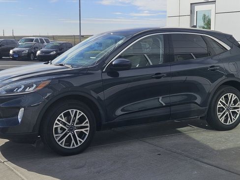 Used 2022 Ford Escape SEL w/ Technology Package image 18