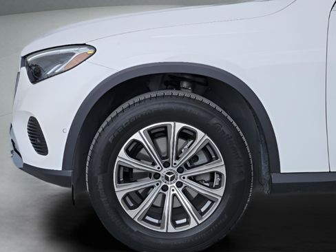 Certified 2025 Mercedes-Benz GLC 300 4MATIC image 27