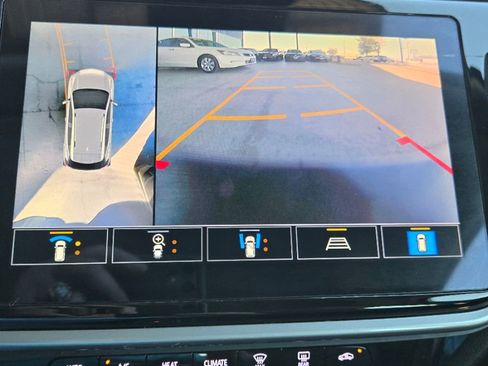 Used 2022 Chevrolet Bolt EUV Premier image 5