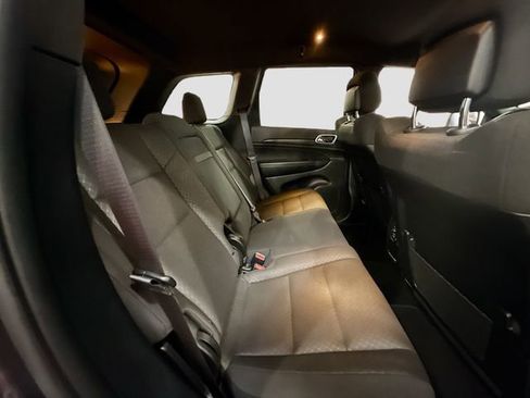 Used 2020 Jeep Grand Cherokee Laredo image 25