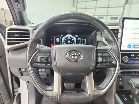 Used 2025 Toyota Tundra Limited AWD/4WD image 23