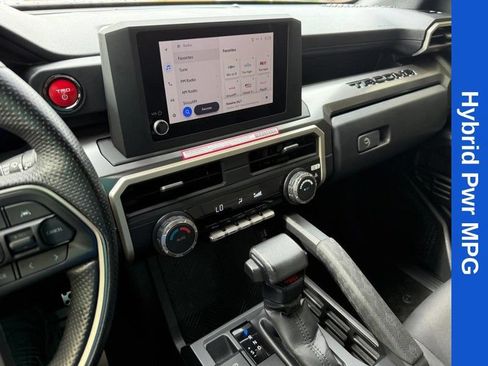 Used 2024 Toyota Tacoma TRD Sport AWD/4WD image 25