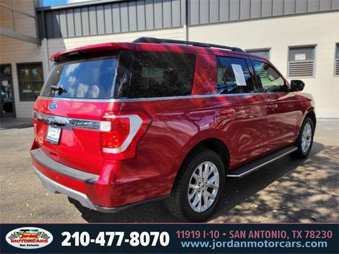 Used 2021 Ford Expedition XLT image 5