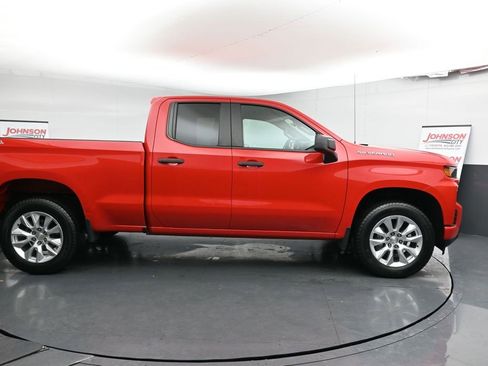 Used 2020 Chevrolet Silverado 1500 Custom w/ Custom Value Package image 9