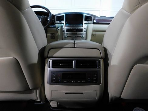 Used 2013 Lexus LX 570 4WD w/ Luxury Pkg w/Pre-crash image 68