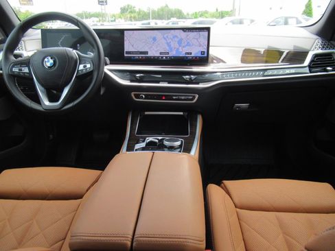 Used 2024 BMW X5 xDrive40i w/ Premium Package AWD/4WD image 12
