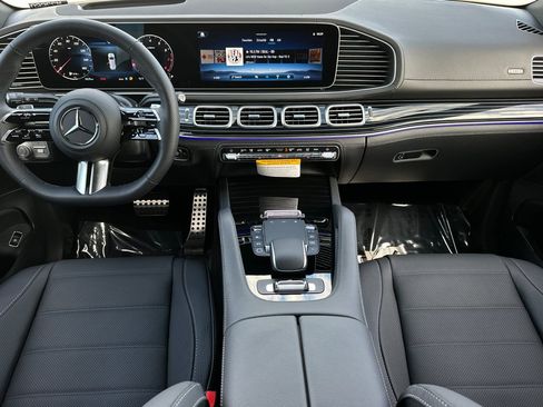 New 2026 Mercedes-Benz GLS 580 4MATIC image 2