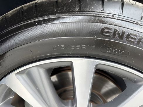 Used 2021 Lexus ES 300h w/ Premium Package image 33