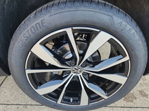 New 2026 Volkswagen Atlas Cross Sport SEL Premium R-Line image 13